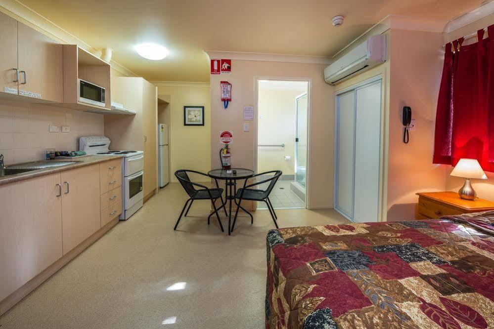 Winter Sun Motel Рокхемптън Екстериор снимка